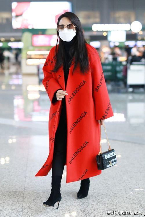 明星网红紫色大衣是谁,揭秘时尚潮流的引领者