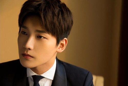 陆仙人明星网红同台直播,直播盛宴精彩纷呈