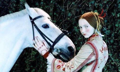 明星网红僵尸舞是谁,揭秘明星网红引领的舞蹈潮流