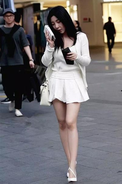 明星网红短裤美女是谁,揭秘明星网红背后的故事