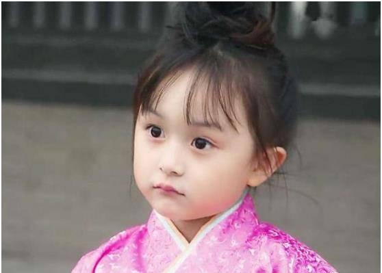 小宝宝与明星网红,童趣无限甜蜜瞬间”