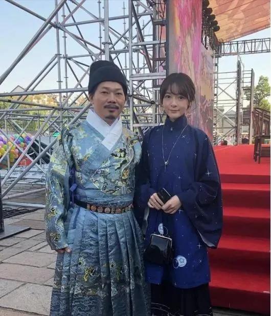 穿汉服很像女明星网红,街头女明星网红同款穿搭指南