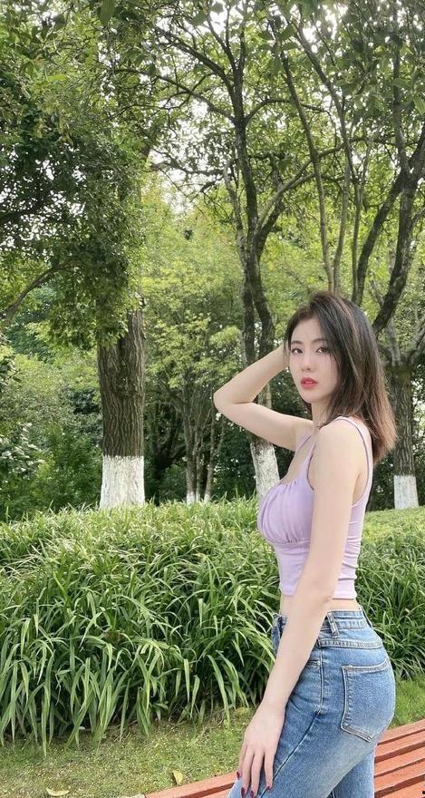 明星网红身材照图片女士,揭秘明星网红的完美曲线