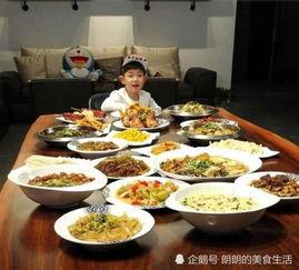 明星网红晒年夜饭,奢华美食盛宴