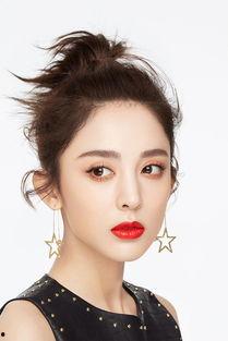 叫什么娜的明星网红,揭秘网红明星娜的璀璨人生