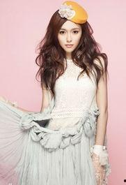 叫什么娜的明星网红,揭秘网红明星娜的璀璨人生