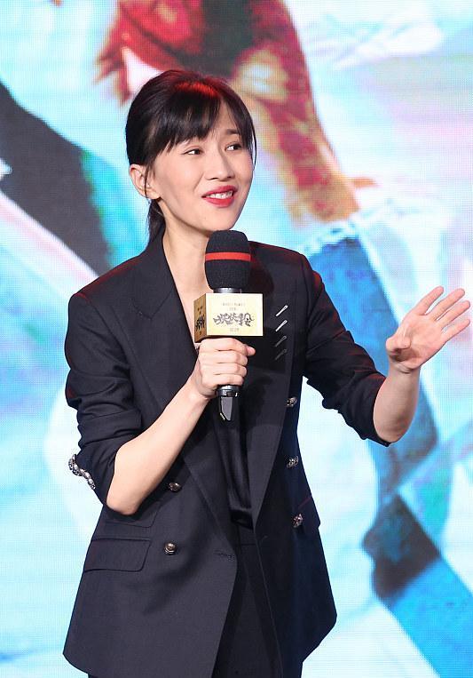 小明星网红穿搭文案,潮流与个性的完美融合