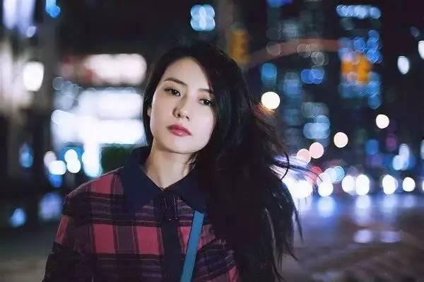 明星网红戴小米珠照片,光影交织下的网红魅力瞬间