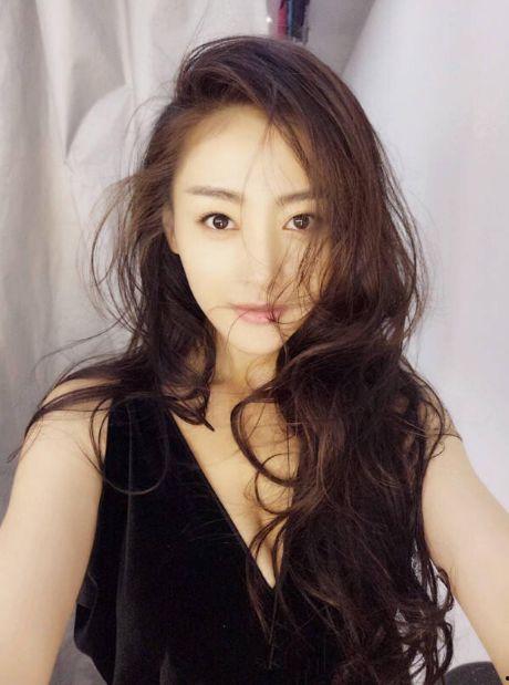 明星网红斜坡卷腹照片,明星健身新潮流揭秘